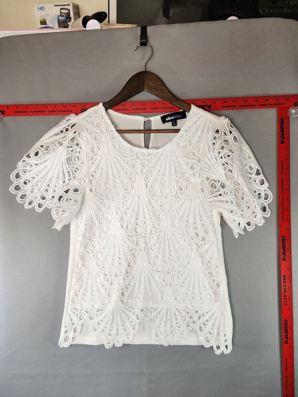 Alice Blue White Lace Short-Sleeve Top